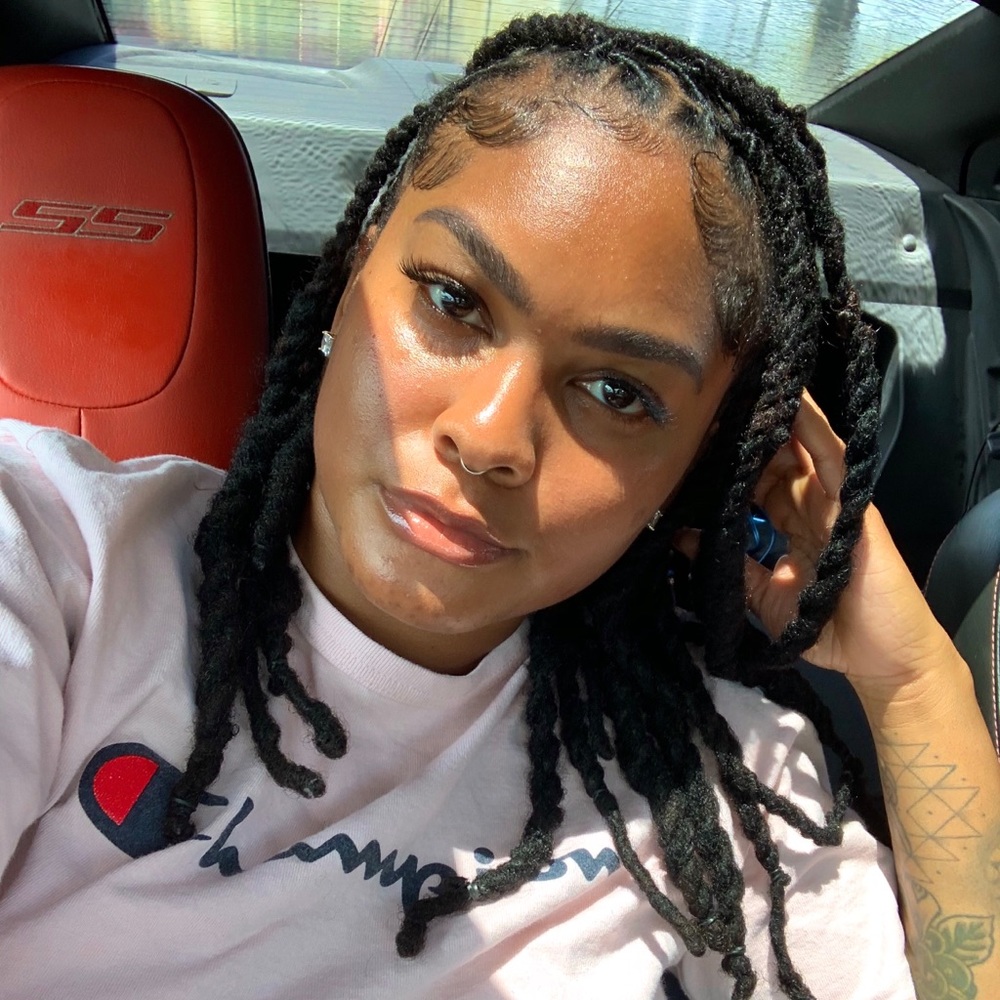 Meet your Posher, Crystal